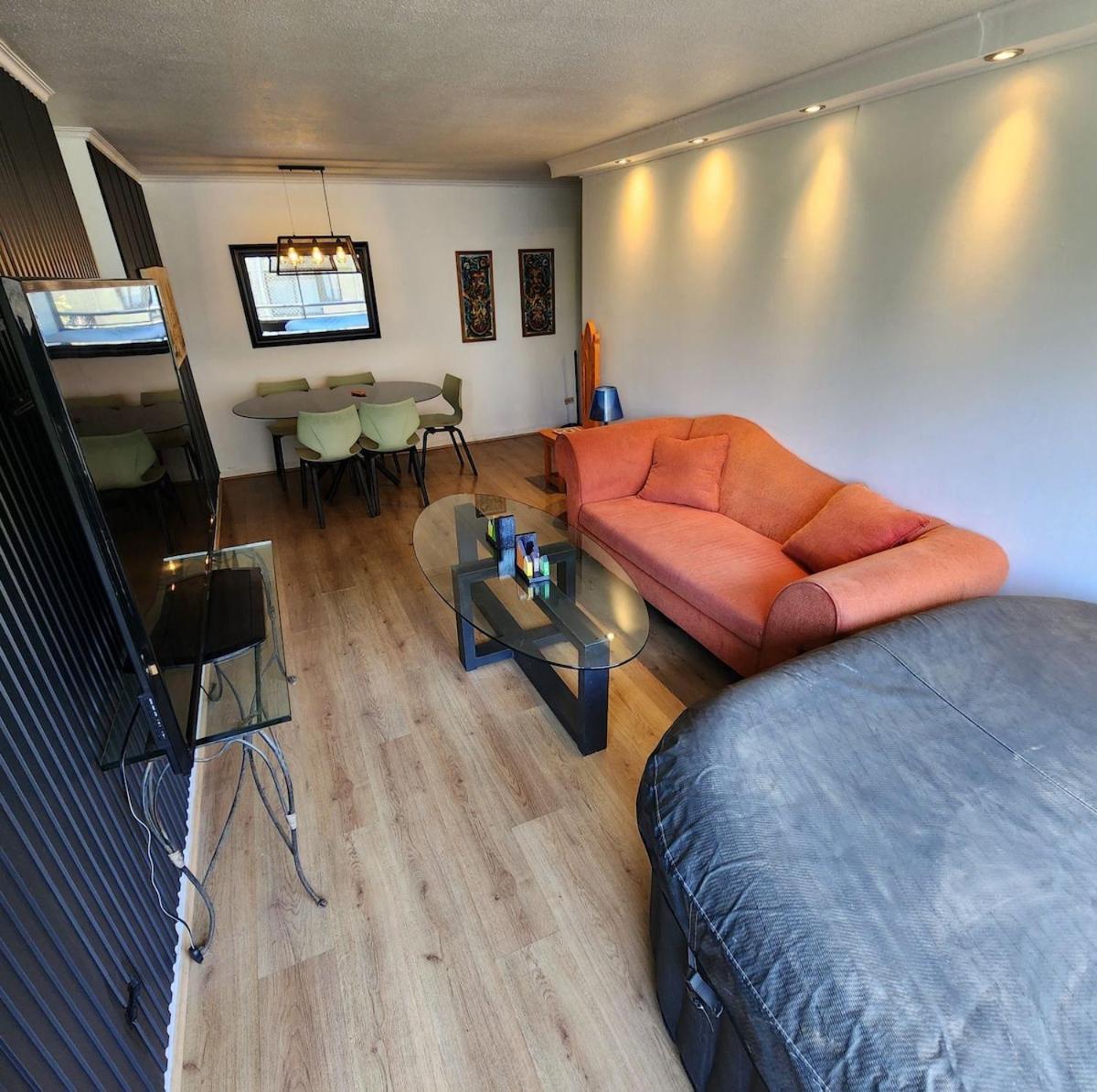 Apartamento Lovely With Jacuzzi