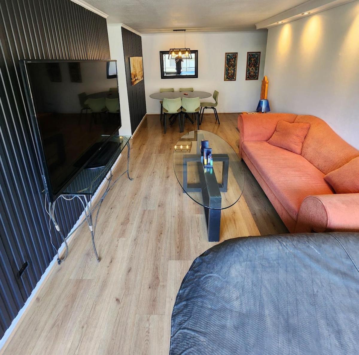 Lovely With Jacuzzi Apartment *